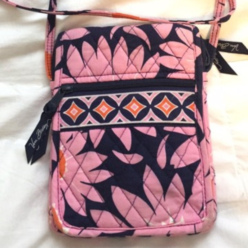 SOLD Vera Bradley crossbody purse